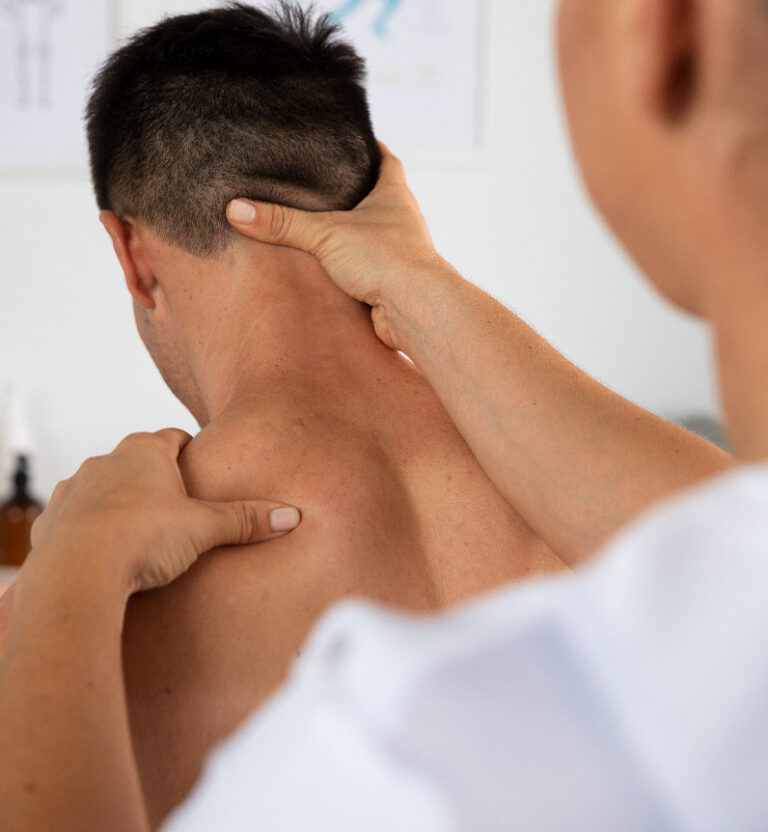 Massagem desportiva em Goiânia com liberação miofascial em atleta de corrida